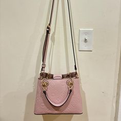 Light pink Aldo purse, Very coquette, Comfortable strap 


#Coquette #Aldo #Purse #Classy Aldo Purses, Aldo Bags, Women Accessories Bags, Women's Bag, Women's Accessories, Light Pink, Bag Accessories, Bag Lady, Purse