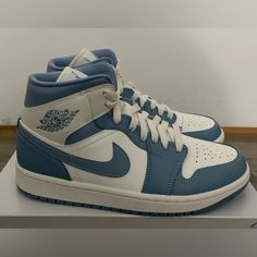 Brand New Nike Wmns Air Jordan 1 Mid 'University Blue' - Bq6472-141 Size 8 With Original Everything Air Jordans 1, Cute Jordans, Nike Shoes Blue, Jordans 1, Wmns Air Jordan 1, Pretty Sneakers, Nike Shoes Girls, Nike Fashion Shoes, Jordan Shoes Girls