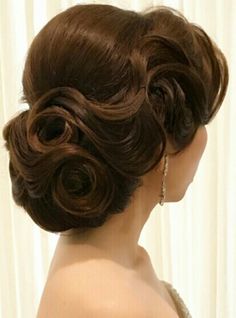 I love it Sanggul Modern, 2019 Hairstyles, Retro Wedding Hair, Vintage Curls, Victory Rolls, Vintage Wedding Hair, Finger Waves, Pin Curls