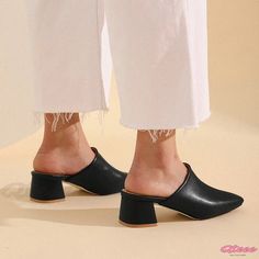 Women's Comfortable Heel Shoes for Everyday Wear Shoes 90s, Korean Y2k, Womens Clogs And Mules, Shoes Korean, Outfit Grunge, Women's Mules, Heeled Mules Sandals, Chunky Shoes, Slip On Pumps