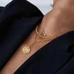 "Four Initials Traditional Crafted Style Jewelry Gift for Her: Custom made pendant medallion charm engraved era collection necklace in gold vermeil plated sterling silver 925 with or without Diamond for mom, sister, best friend, bridesmaids or yourself. Unique women gift minimalist style jewelry for any occasion. ★★ PAIR IT with our new Tyra Medallion Bracelet: https://www.etsy.com/listing/1173651582/customizable-tyra-initial-medallion? ★D E T A I L S ∙ & ∙ M A T E R I A L ∙ I N F O Material: 18 Oak And Luna, Pendant Necklace Gold, Unique Gifts For Women, Rhinestone Choker, Gold Charm Necklace, Medallion Necklace, Trending Handbag, Charm Pendant Necklace, Diamond Pendant Necklace