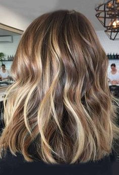 Caramel Blonde Medium Length Hair, Add Lowlights To Highlighted Hair, Blonde Highlights On Brown Hair Straight, Blonde Caramel Balayage, Caramel Hair Balayage, Blond Caramel, Brittenelle Fredericks, Trendy We Fryzurach