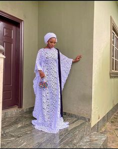 Boubou White Lace Style, Bubu Gown With Lace, White Lace Styles For Ladies, White Boubou Styles For Women, White Kaftan Styles For Ladies, Lace Boubou Gown Style, Party Lace Dress Classy, Straight Gown Lace Asoebi, White Bubu Gown Styles