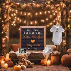 This fall pumpkin idea is a unique but simple pregnancy announcement idea is perfect for your baby reveal to parents, family, and friends on social media too! Personalize this cute way to announce your pregnancy. Perfect for an autumn pregnancy announcement. Pregnancy Announcement Fall, Pregnant With Boy, Pregnancy Announcement Sibling, Fall Maternity