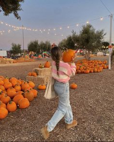 fall, fall aesthetic, fall picspo aesthetic, fall outfits, back to school outfit, fall instagram pictures inspo, pumpkin patch photo inspo, first day of school outfit, outfit inspo Walking