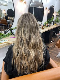 Blond Dimensional Highlights, Dimensional Blonde With Lowlights Brown, Summer Lived In Blonde, Blond Bolyoge, Lived In Blonde Balayage On Brown Hair, Dimensional Dirty Blonde, Dirty Blonde Extensions, Dirty Blonde Bayalage, Lived In Dirty Blonde