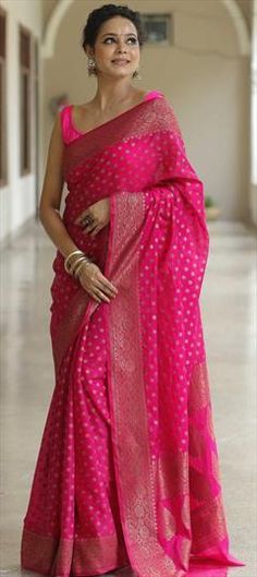 Pink and Majenta color Saree in Art Silk fabric with Weaving, Zari work Luxury Pink Saree With Gota Work, Party Wear Traditional, Reception Lehenga, Engagement Reception, Party Wear Saree, Zari Work, Wear Saree, Color Art, Waist Chain