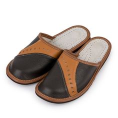 I offer elegant, mens slippers, home shoes,  sandals .   All of my products are made of polish natural materials. You can wear them at home and for casual use outside. Package Contents: 1 pair without box  Item Fabric: Leather Item Sole: Leather Outer sole - Comfort rubber which makes them really lightweight and comfortable. Hard non slip sole. Item Colour: Brown. Item Condition: 100% Brand New Handmade, top quality. Friendly for skin.  PLEASE COMPARE YOUR SIZE WITH  THE GUIDE BEFORE ORDERING. Size Mens:  UK7 / EU 40 / 26 cm UK7,5 / EU 41 / 26.5 cm UK8 / EU 42 / 27 cm UK9 / EU 43 / 27,5 cm UK9,5 / EU 44 / 28.5 cm UK10,5 / EU 45 / 29 cm UK11,5 / EU 46 / 30 cm UK12 / EU 47 / 31 cm MADE IN EU. The colour might be slightly different from what is shown in photos due to light exposure. Orders wi Cheap Elegant Brown Sandals, Brown Comfortable Slip-on Platform Slippers, Comfortable Brown Slip-on Platform Slippers, Comfortable Brown Clogs With Stitched Sole, Brown Closed Toe Platform Slippers With Cushioned Footbed, Brown Clogs With Stitched Sole, Brown Flat Clogs With Leather Sole, Brown Platform Slippers With Round Toe And Rubber Sole, Comfortable Slip-on Slippers With Leather Footbed