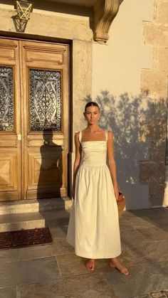 ☼ Danielle Copperman Sersoub ☾ on Instagram: "Archives from summer (and inspo for Spring brides)🥹" White European Outfit, European Summer Dress Aesthetic, Italian Summer Looks, Romantic Summer Aesthetic, Casual Bridal Outfit, Spring Dressy Outfits, Summer Dress 2024, Warm Summer Outfits, Outfit For Italy