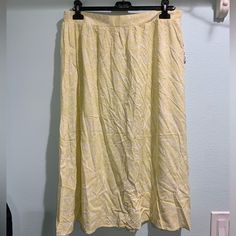 Brand New With Tags! Yellow Pattern Skirt By Nine West Midi Length Stretchy Waist Size Xl Yellow Skirt With Elastic Waistband For Day Out, Yellow Long Skirt For Vacation, Yellow Flowy Beach Skirt, Yellow Relaxed Skirt Bottoms With Elastic Waistband, Yellow Skirt With Elastic Waistband, Casual Yellow Wide Leg Skirt, Casual Wide Leg Yellow Skirt, Yellow Flowy Skirt For Day Out, Yellow Vacation Skirt With Elastic Waistband