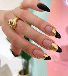 Black Gold Nails, Metallic Nail Art, Witchy Nails, Queen Nails, Gold Nail Designs, Nail Techniques, Gold Nail, Nail Candy, Glamorous Nails