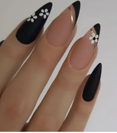 Black Nail Polish Designs, Taylor Nails, Cute Almond Nails, Elegant Touch Nails, Nail Academy, Idea Nail, Tammy Taylor, Chic Nail Art, Black Acrylic Nails