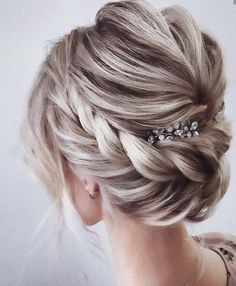 Hairstyle Bridesmaid, Summer Wedding Hairstyles, Bride Updo, Bridal Braids, Wedding Hairstyles Bride, Boho Wedding Hair, Romantic Hairstyles, Bridal Hair Updo, Elegant Wedding Hair