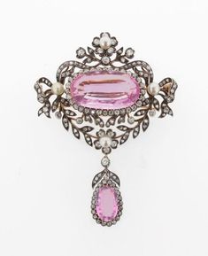 Handmade item Recycling: No Gemstone: Rose Cut diamond, Pearl & Pink Topaz Brooch weight: 25.850 Grams Diamond weight: 3.85 carats Diamond colure: Light Tinted Brown Diamond shape: Round Pearl weight: 0.40 carats Topaz weight: 7.45 carats Material: Silver Sterling silver Purity: 925 Brooch Finished: Antique & Gold Pink Stones, Antique Brooches, Diamond Brooch, Pink Topaz, Mors Dag, Pearl Brooch, Victorian Jewelry, Silver Brooch, Vintage Jewels