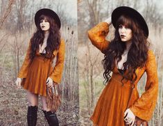 Chic Fall Outfit, Witchy Outfits, Estilo Hippie, Chic Fall Outfits, Witchy Fashion, Witch Outfit, Fall Outfit Ideas, Asos Dress, Plaid Fashion