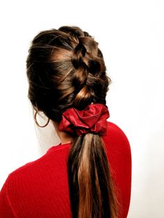 Red Scrunchie, Aesthetic Hair, Scrunchie Hairstyles, Hair Dos, Hair Videos, Hair Day, Hair Updos, Pretty Hairstyles, Hair Looks