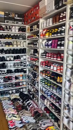 Sneaker Closet, Sneakerhead Room, Nike Shoes Women Fashion, Shoe Room, Pretty Sneakers, Shoes Wallpaper, Shoe Wall, Trendy Shoes Sneakers, Nike Fashion Shoes