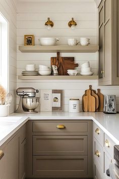 61 Swoon-Worthy Taupe Kitchen Cabinets Ideas for Every Style Kitchen Cabinets Inspiration, Kitchen Cabinets Dark, Kitchen Cabinet Inspiration, Navy Blue Kitchen, Fishermans Cottage