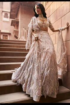 Desi Reception Outfit, Bride Sangeet Outfit, Reception Dress Bride Indian Saree, Lengha Reception, Dresses For Wedding Reception, Indian Reception Outfit, Women Lehenga, Latest Bridal Lehenga Designs, Engagement Lehenga