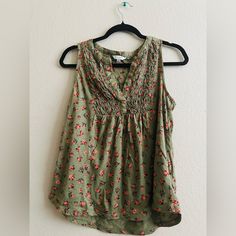 This Nwot Sleeveless Top Is As Effortless As It Is Essential, And Is A Go-To Choice For Any Day Of The Week Thanks To Its Pretty Print, Notch Neckline And Ruched Details At The Chest. Sleeveless, Pull On Notch Neckline Floral Print Ruched Detail Light Weight 60% Cotton, 40% Modal Measurement: Length 25" /26.5" Pit To Pit 18" Sheer Floral Top, Flower Blouse, Floral Peplum, Embroidered Tee, Juicy Couture Charms, Blouse Short Sleeve, Linen Skirt, Front Tie Top, Floral Sleeveless