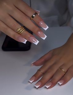 French Finish Nails, Short Squared Frenchies, Coffin Nail Ideas Simple, Short Classy Nail Designs 2024, Simple Summer Nails Square, Bridesmaids Nails, Classy Acrylic, Kutek Disney, Manikur Kuku