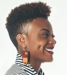 Curly Inspiration, Natural Haircut Styles, Cornrows Updo, Fat Face Haircuts, Black Haircut Styles, Twa Styles, Short Undercut, Tapered Natural Hair