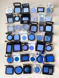 Colourful Eyeshadow Palette, Blue Makeup Aesthetic Products, Makeup Palette Aesthetic, Blue Eyeshadow Palette, Swag Makeup, Fancy Makeup, Blue Makeup