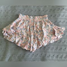 - Bought This Thinking I Would Start Wearing Skirts But I Never Had The Chance To - Never Worn And Brand New With Tags - Shorts Under The Skirt Cute Floral Print Bottoms For Beach, Cute Floral Print Beach Bottoms, Cute Floral Print Mini Skirt Bottoms, Cute Floral Print Mini Skirt, Casual Pink Floral Print Shorts, Cute Pink Floral Print Bottoms, Casual Pink Floral Print Bottoms, Under The Skirt, Aeropostale