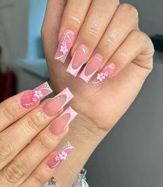 #nails #nailart #nailsofinstagram #naildesign #acrylic #pink Light Pink Nails Birthday, Pink Birthday Nails Square, Bday Nails Pink, Birthday Pink Nails, Pink Nails Medium, Hard Nail Designs, Nails Square Pink, Pink Square Acrylic Nails, Square Nails Pink