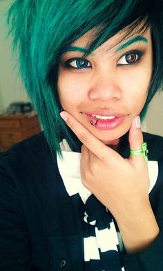 Teal Dive: green eyebrows and hair with two different circle lenses in Green Eyebrows, Eyebrows Ideas, Kanekalon Hair, Eye Shadow Makeup, Trendy Eyeshadow, Ombre Manicure, Short Ombre