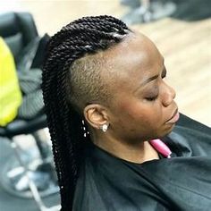 Senegalese Twist Shaved Sides, Senegalese Twists With Shaved Sides, Crochet Styles With Shaved Sides, Senegalese Twist Styles, Senegalese Twist Crochet Hair, Faux Dreads, Shaved Hair Women, Shaved Hairstyles