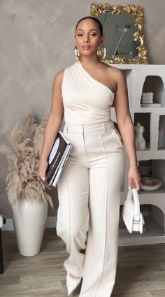 Comfort Elegant Outfit, Black Woman Classy Outfits, Upscale Restaurant Outfit, Graduation Outfit Ideas For Guest, Summer Modesty, Classy Church Outfits, Grown Women Outfits, Black Woman Fashion, Cute Professional Outfits