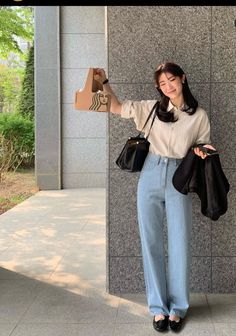 Office Outfits Korean Style, Korean Fashion Women Casual Street Style, Simple Work Outfits Casual, Office Outfits Women Jeans, Clean Outfit Ideas, Style Kampus, Campus Outfit Casual, Casual Office Outfits Women Jeans, Korean Casual Outfits Street Styles