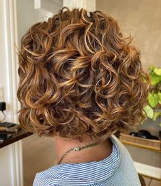 Short Curly Wavy Haircut Wavy Layered Haircuts, Wavy Haircut, Short Permed Hair, Short Wavy Haircuts, Short Wavy Bob, Thick Wavy Hair