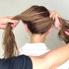 Mode Over 50, Pool Hair, Hair Upstyles, Hair Therapy, Long Hair Updo, Peinados Fáciles Para Cabello Corto, Hair Tutorials For Medium Hair, Beach Hairstyles