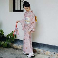 Pink Kimono Traditional, Pink Kimono Outfit, Kimono Reference, Kimono Outfit Japanese, Japanese Kimono Traditional, Kyoto Kimono, Cherry Blossom Kimono, Kimono Diy, Kimono Traditional