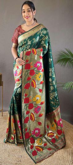 Green color Saree in Silk fabric with Printed, Weaving work Green Saree With Motifs For Reception, Borderless Saree, Green Color Saree, Reception Saree, Eid Special, Traditional Sarees, Blouse Length, Saree Blouse Designs, Green Fashion