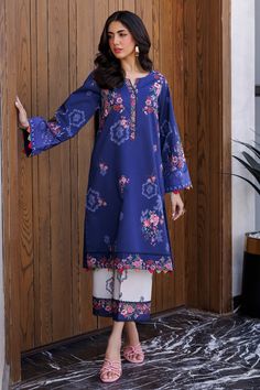 Charizma CPM-4-049 Print Melody RTW 2024 Airline Kameez Design, Shalwar Kameez Designs For Women, Black Kameez, Eastern Clothes, Rtw 2024, Shalwar Kameez Designs, Shalwar Design