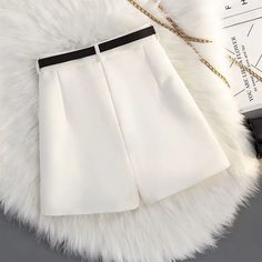 SPECIFICATIONSBrand Name: GIDYQDecoration: sashesDecoration: PocketsFabric Type: BroadclothPant Style: regularPattern Type: SolidFit Type: LOOSEStyle: Office LadyMaterial: AcrylicMaterial: POLYESTEROrigin: Mainland ChinaCN: GuangdongSeason: SummerAge: JUNIORWaist Type: highGender: WOMENItem Type: shortsPlace Of Origin: China (mainland)Closure Type: button flyModel Number: MD05224Release Date: Summer 2024Choice: yes Belted Shorts For Summer Night Out, Belted Shorts For Night Out In Summer, Chic Short Bottoms With Belt, White Solid Color Shorts, White Belted Bottoms Short Length, White Belted Short Bottoms, White Belted Short Length Bottoms, White Belted Shorts For Summer, Fitted High Waist Shorts With Belt