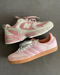 Shoes Icon Aesthetic, Aesthetic New Balance, Pink Sambas, Pink Samba, Samba Gazelle, Pink New Balance, Flowers Market, Quoi Porter