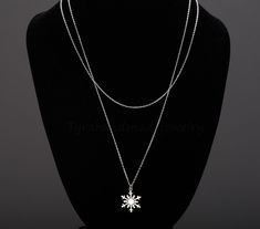 A great wear during the winter Holidays season, this simplistic and classic double layer all sterling silver snowflake necklace features. 1. top layer: a plain chain that helps define your neck line; this is also a place that you can hang other optional personalized charms. Please visit my Addon section or message me for availability and pricing. 2. bottom layer, a longer chain with a finely detailed sterling silver snowflake charm (20mm) 3. each layer has a dainty yet sturdy sterling silver cab Winter Wedding Jewelry, Engraved Locket, Snowflake Necklace, Wedding Bridesmaid Jewelry, Oval Locket, Jewelry Bridesmaid, Silver Snowflakes, Memorial Necklace, Jewelry Card