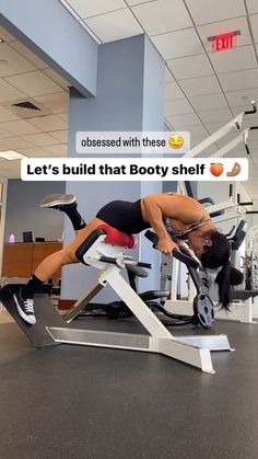 ANITA HERBERT IFBB PRO 🇭🇺 🇺🇸 on Instagram: "🫡 upper glute growth after doing single leg hyperextensions 📈 I’m telling you girls, if you want a round booty do NOT skip these🤌🏽 You already know I’m obsessed with glute focused hypertensions, but what’s even better is doing them single legged 😏 holy smokes, my glutes were officially BAKED after this drop set 🥵 Try this on your next glute day as a finisher 🔥 1️⃣Weighted -10 2️⃣Bodyweight 1&1/4 reps -10 3️⃣Bodyweight normal reps -AMRAP I li Glutes Training For Women, Hyperextension Exercise Glutes, Glute Hypertrophy, Target Upper Glutes, Glute Hyperextension, Glute Exercises Gym, Upper Glute Workout, Glute Focused Leg Day, Glute Exercises For Women