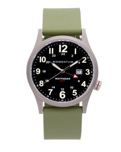 Dotée d'un mouvement à quartz suisse GMT, notre Wayfinder GMT est notre montre d'extérieur haut de gamme d'inspiration militaire conçue pour vous accompagner partout. Il est doté d'un verre saphir antireflet, d'une étanchéité à 100 mètres et d'une couronne vissée dans un boîtier en titane de 40 mm bien proportionné. Et grâce aux aiguilles et aux marquages ​​du cadran en SuperLuminova, cette montre est ultra-lisible. Classic Outdoor Watches With Metal Dial, Classic Watches With Metal Dial, Classic Outdoor Watch With Metal Dial, Timeless Outdoor Watch Accessories With 10atm Water Resistance, Classic Watch With 10atm Water Resistance, Modern Everyday Watch With 10atm Water Resistance, Modern Matte Black Outdoor Watch, Outdoor Watch, Field Watches