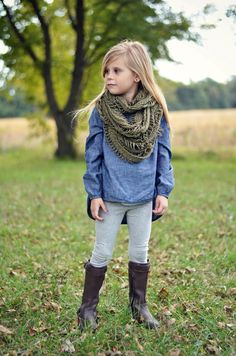 CAN CLOTHING CHOICES AFFECT YOUR CHILD’S MOOD? http://adorable-ones.com/blog/can-clothing-choices-affect-childs-mood-216/ Mia 3, Looks Chic, Stylish Kids, Fashion Kids, Childrens Fashion, Look Chic, Look Cool