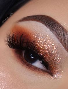 Gorgeous eyeshadow makeup Ideas for a fresh new look Peach Makeup Look, Eye Makeup Trends, Peach Eye Makeup, Peach Eye, Competition Makeup, Orange Eye Makeup, Make Up Gold, Gold Makeup Looks