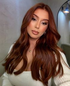 Hair Color For Light Skin Mexican, Dark Copper Blonde Hair, Auburn Hair Pale Skin, Deep Copper Hair Color, Copper Hair On Latinas, Brown Cinnamon Hair Color, Dark Orange Hair, Hair Color For Tan Skin