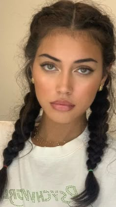 Tory Vega, How To Have Style, Zodiac Academy, Plaits Hairstyles, Pigtail Braids, Penteado Cabelo Curto, Beautiful Lips, Makati, Plaits