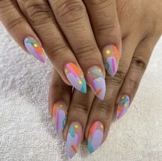 Abstract Art On Nails, Medium Stilleto Nails Design, Medium Stilleto Nails, Art On Nails, Summer Nail Art Designs, Summer Nail Art, Nail Art Designs Summer