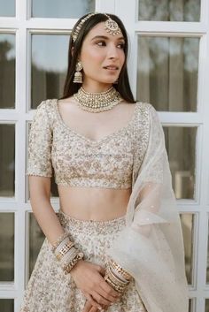 Here're our some of the best jewellery for ivory lehenga. from green bridal jewellery to gold jewellery, Tap on the PIN to know more. Ivory Lehenga Bridal, Asian Wedding Outfits, Abhinav Mishra, Sequin Lehenga, Trendy Bridesmaids, Blouse Lehenga, All Over Embroidery, Wedding Glam