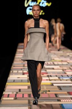 Shapeless Dress, Runway Fashion Couture, Fashion Inspiration Design, Nyc Fashion, Victoria Beckham, Couture Fashion